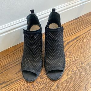 Vince Camuto Square heeled Booties sz 10